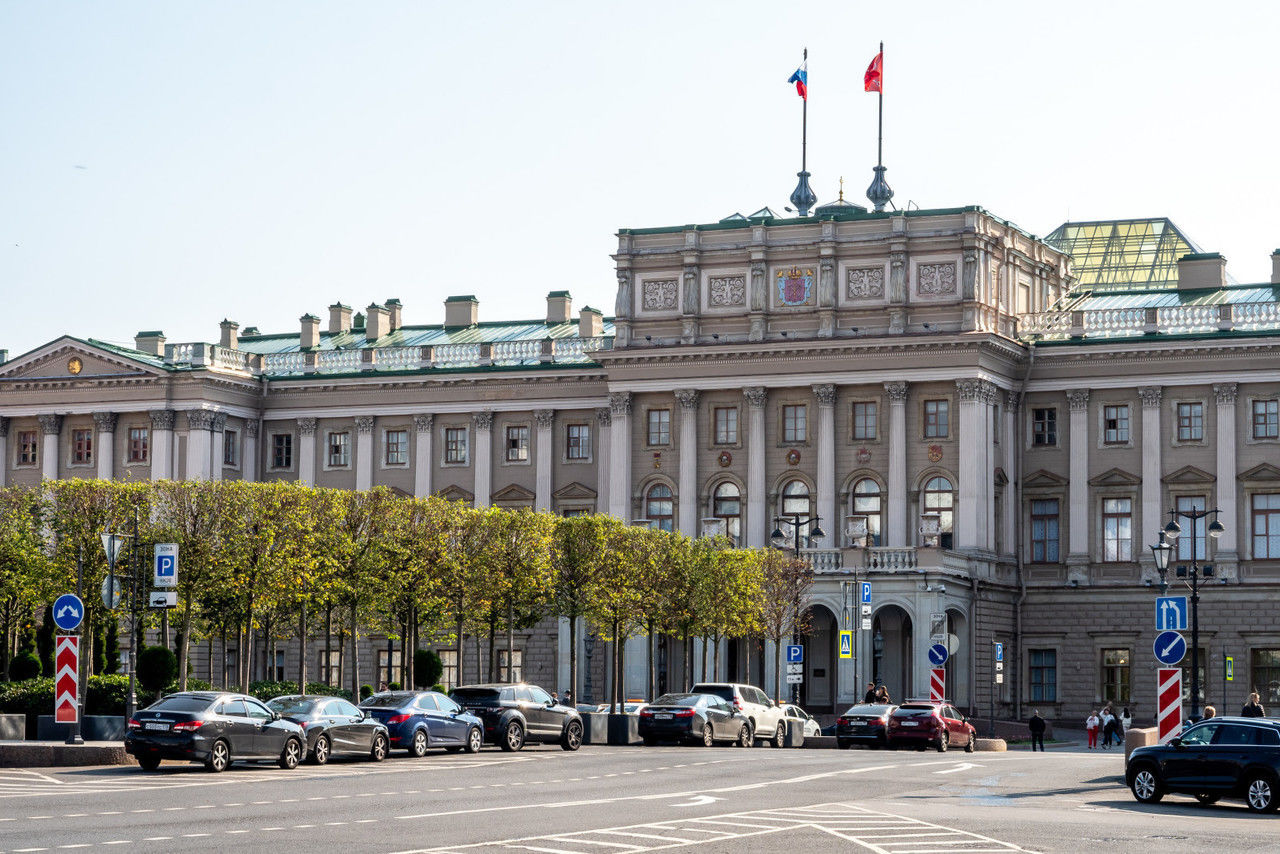 В Петербурге будет рассмотрен законопроект о резервировании рабочих мест для ветеранов СВО из добровольческих формирований 