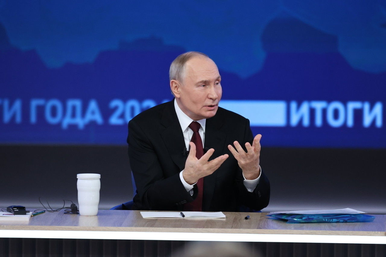 Владимир Путин пошутил о промозглом лете