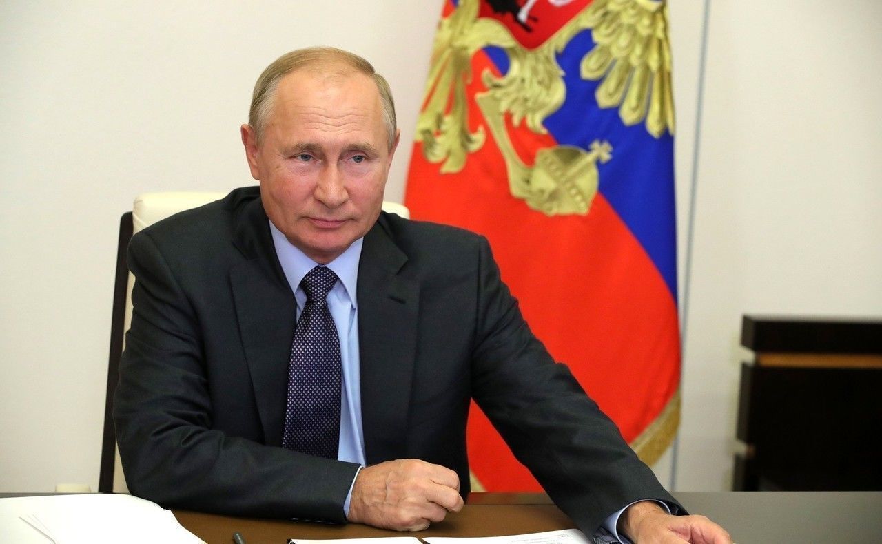 Владимир Путин передал «Художественную литературу» Союзу писателей России