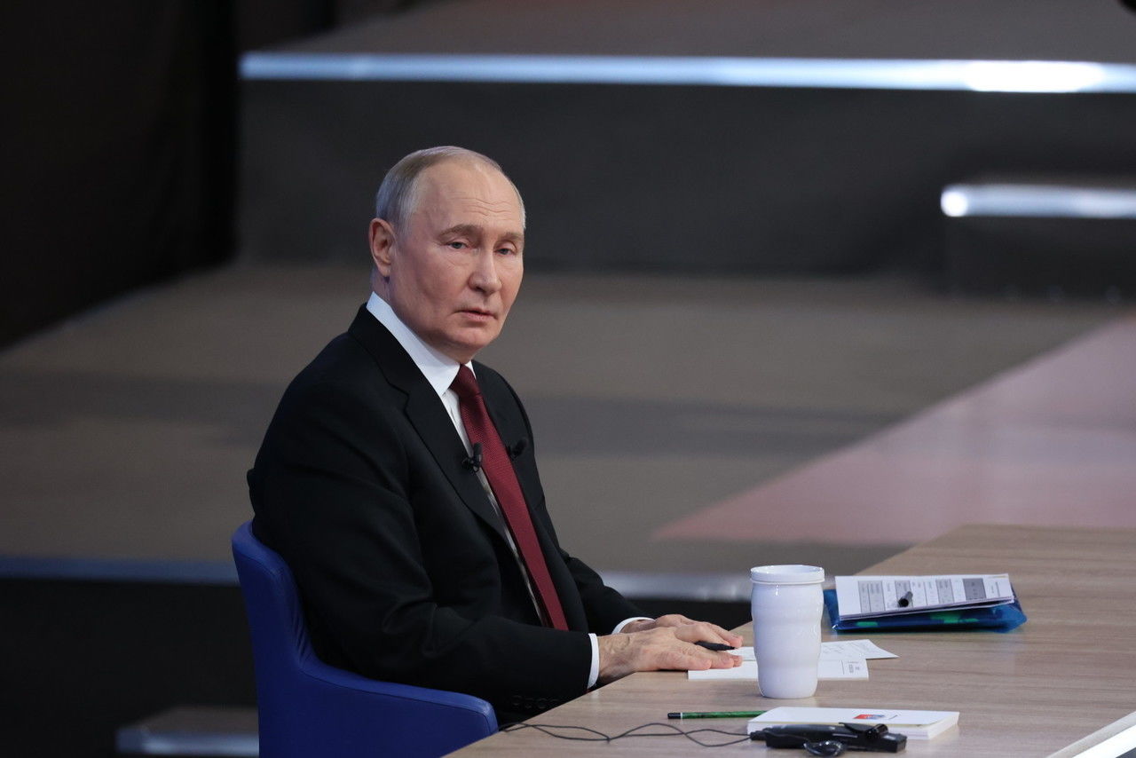 Путин проведет в Москве переговоры с лидером Лаоса Тхонглуном Сисулитом