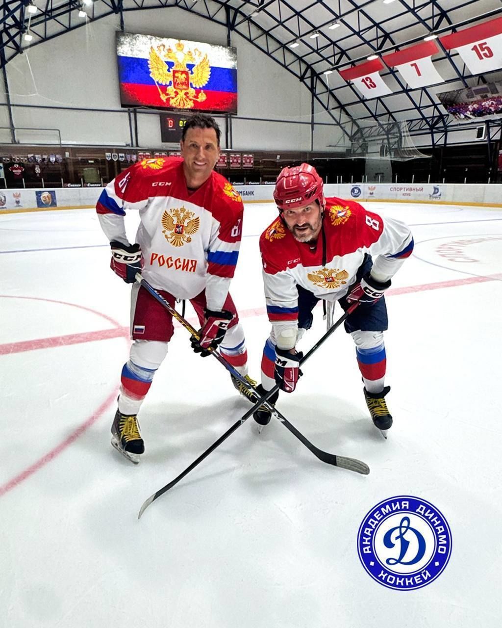 Роман Ротенберг сфотографировался с Овечкиным на льду