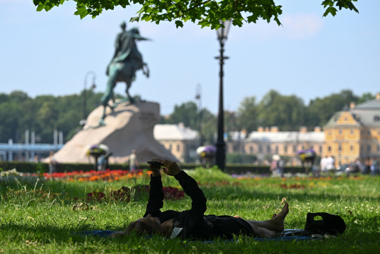 Более 100 часов светило солнце в Петербурге в первой декаде августа