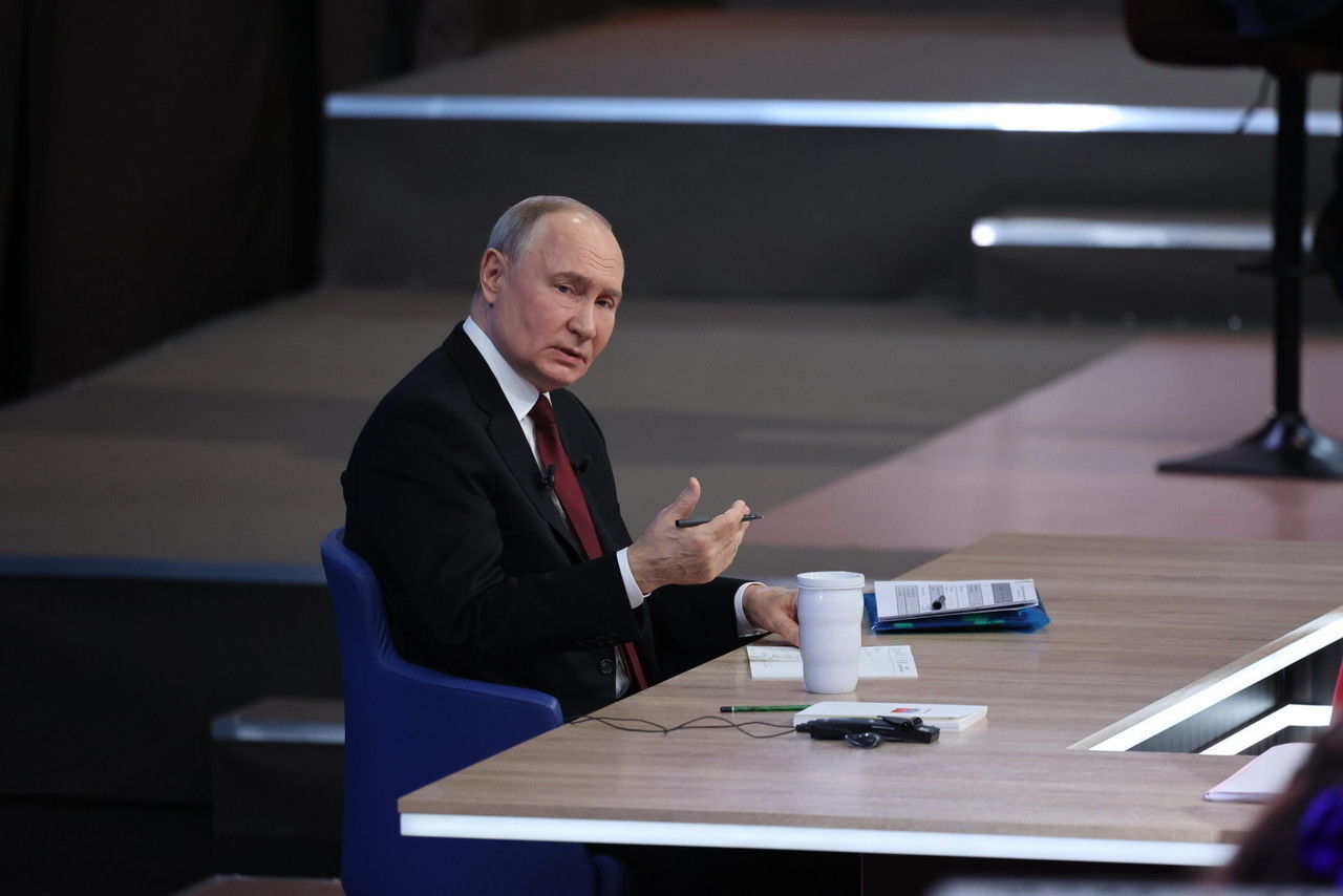 Президент Путин увеличил количество стипендий для молодых ученых