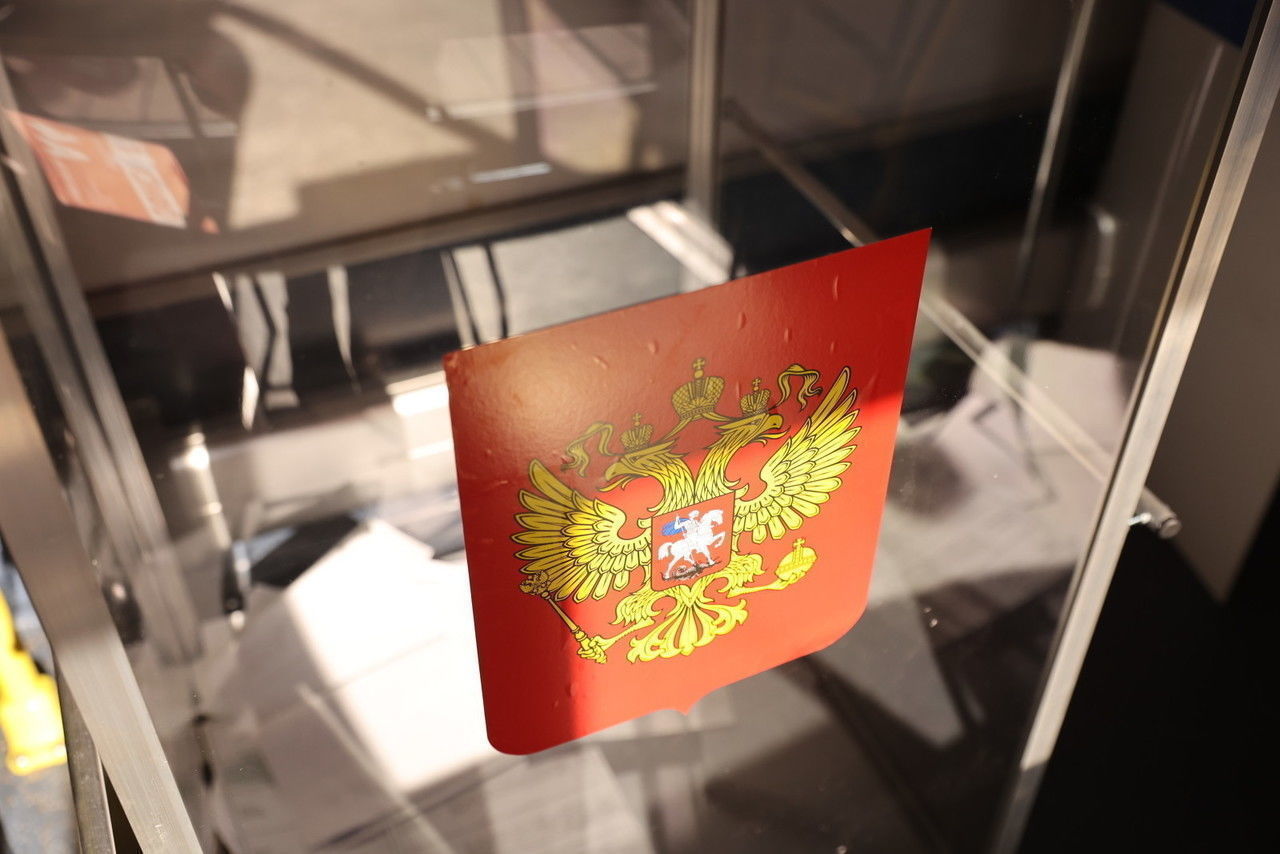 На выборах губернатора Ленинградской области явка на данный момент составляет 54,49 процента