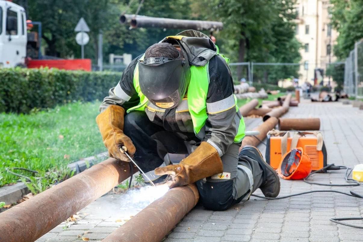 На Клинском проспекте модернизируют теплосети 