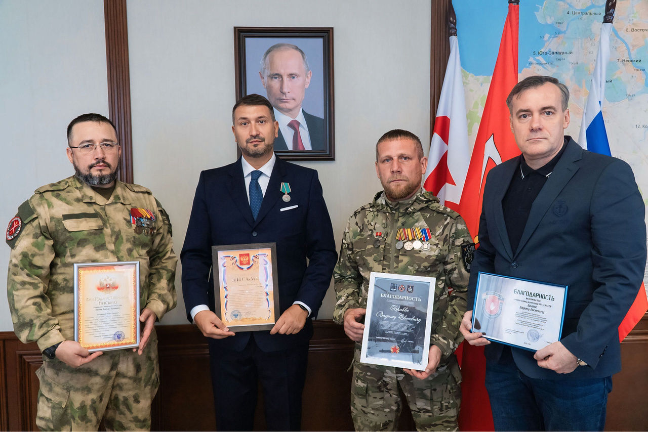 ТЭК и «Теплосеть» Петербурга передали автомобиль штурмовой бригаде «Терек» для выполнения боевых задач