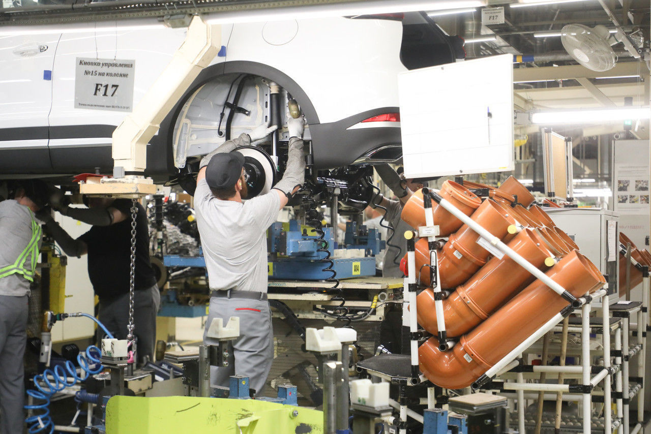 В Петербурге перезапустят автозаводы Toyota и General Motors