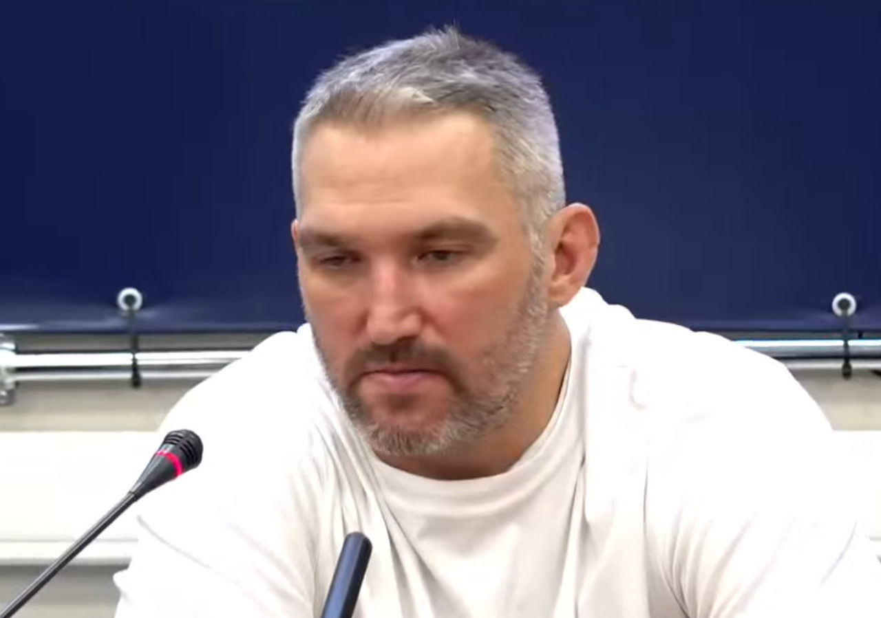 Супруга Александра Овечкина оказалась с флагом России в центре Вашингтона