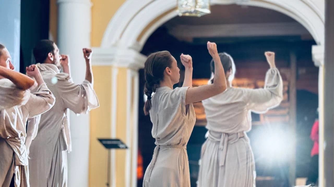 Иммерсивный спектакль «Подвиг возрождения» покажут в «Петергофе»