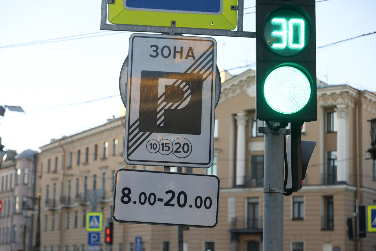 Сломанный светофор на Невском проспекте починили, пробок уже нет