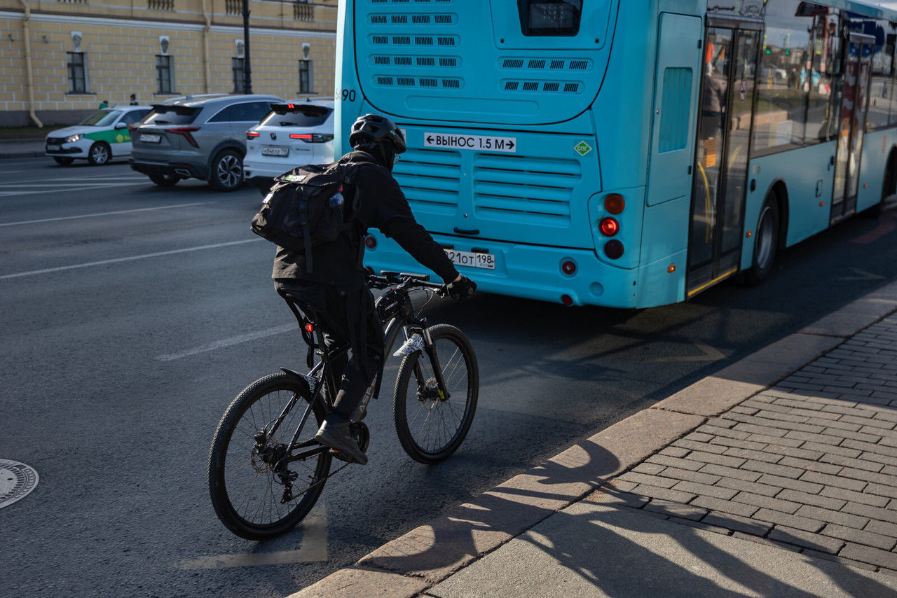На 30 минут задерживаются автобусы в Петербурге из-за заторов на Московском шоссе