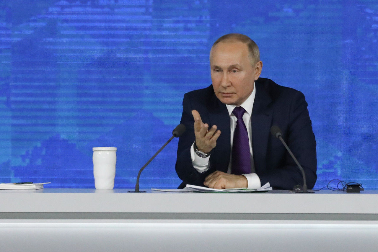 Путин: отказ Евросоюза от энергоносителей из России привел к падению европейской промышленности