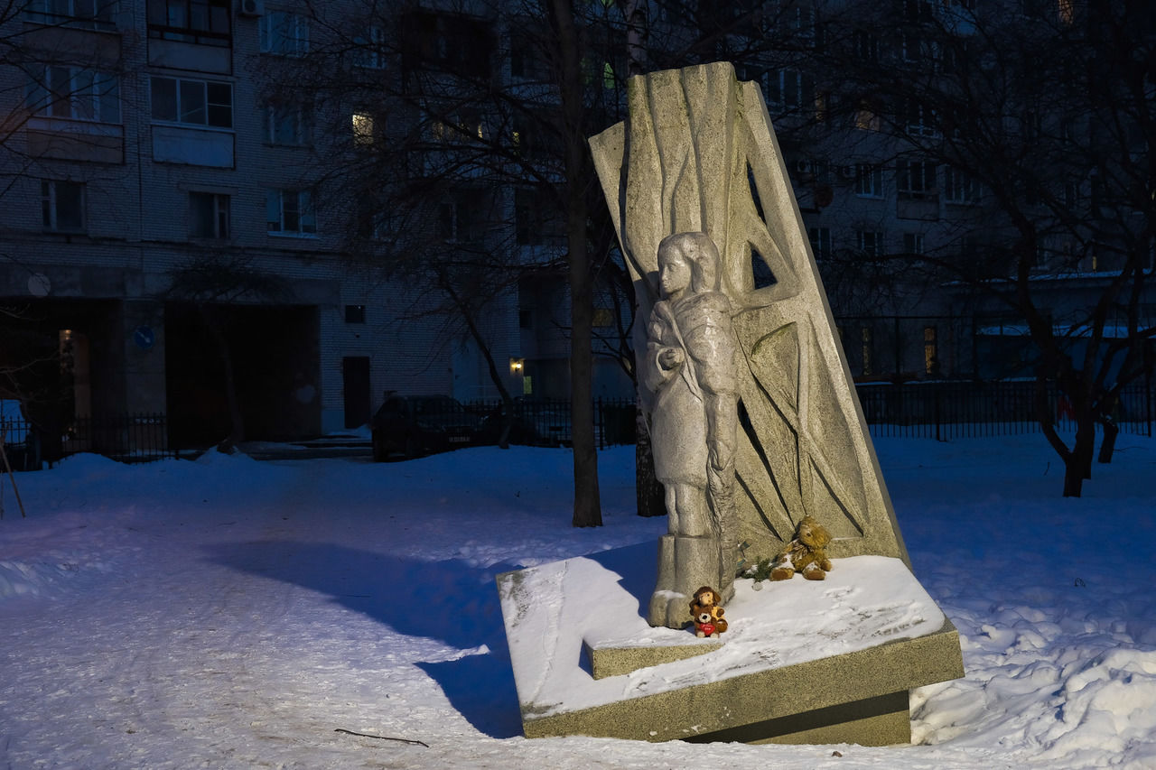 Памятник посвященный погибшим детям блокадного Ленинграда