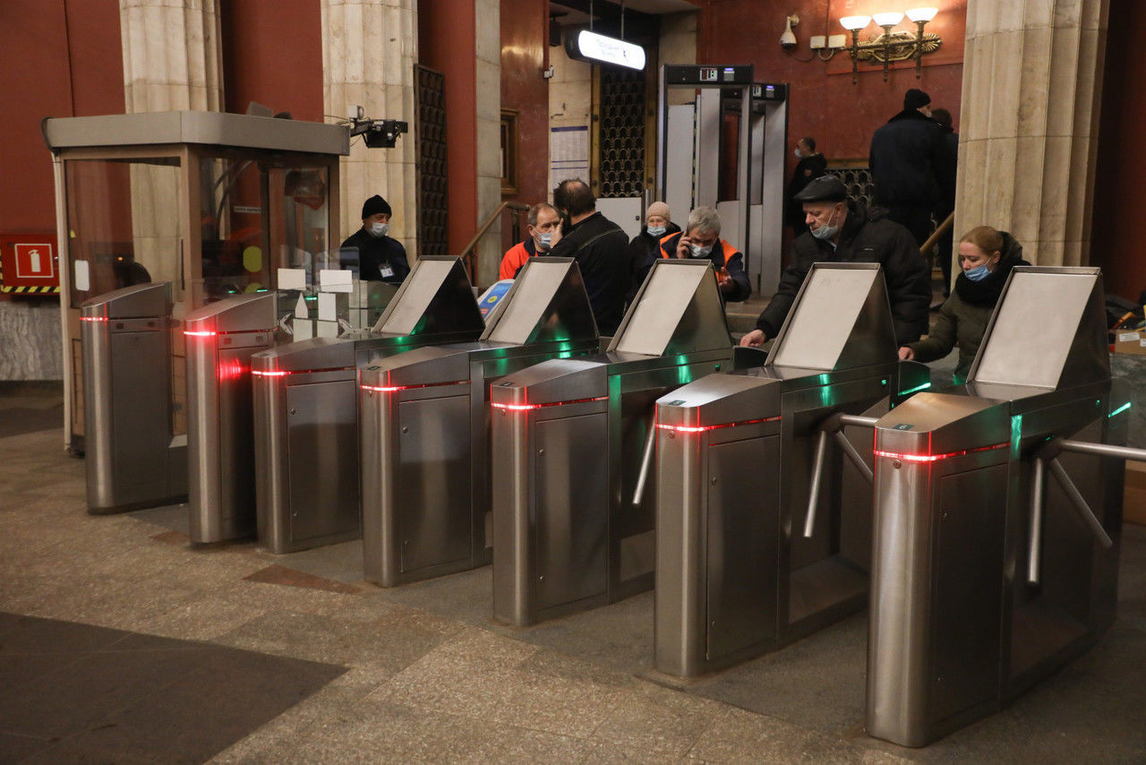 Метрополитен увеличивает число турникетов под банковские карты