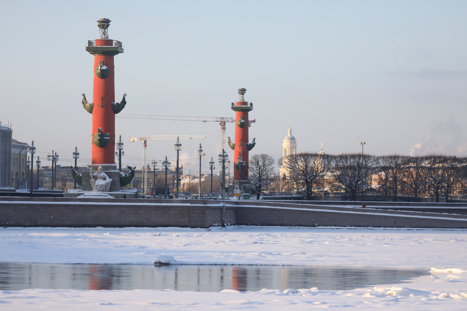 Спб установить. Ночь в Питере весной. Весенний Питер фото. Петербург Весна солнце. Первый день весны в Петербурге.