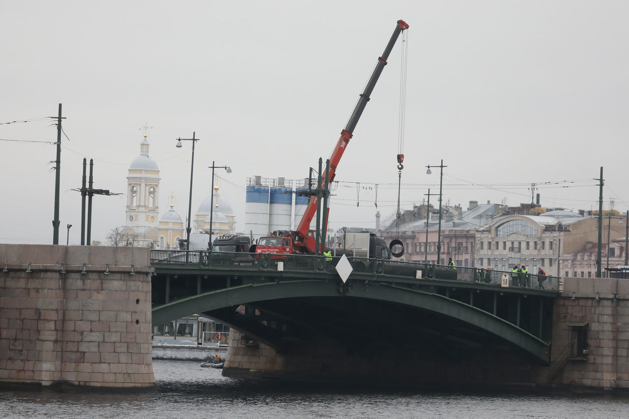 биржевой мост санкт петербург