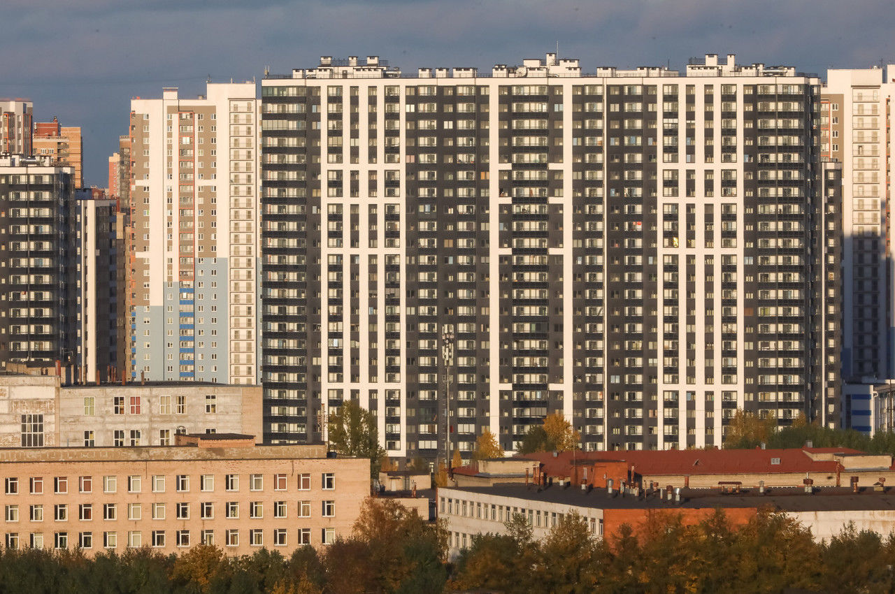 В Сети появился фейк о том, что россияне не смогут продать недвижимость,  если уехали за границу