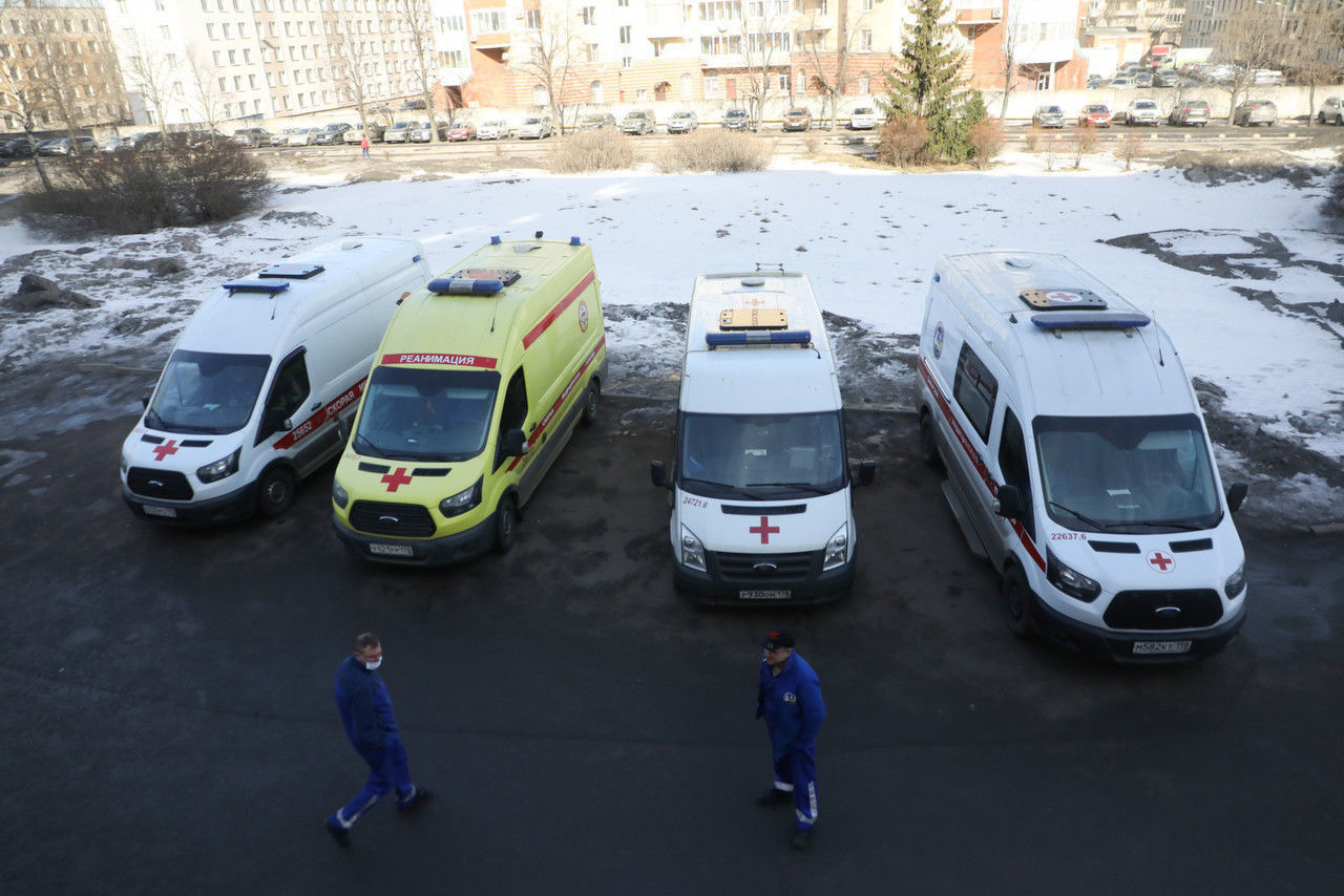 В Купчино женщина случайно загорелась от свечи и попала в ожоговую  реанимацию