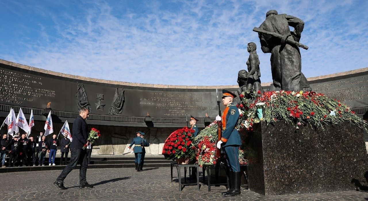 Петербург волгоград. В Петербурге стартовал автопробег «дорогами Победы».