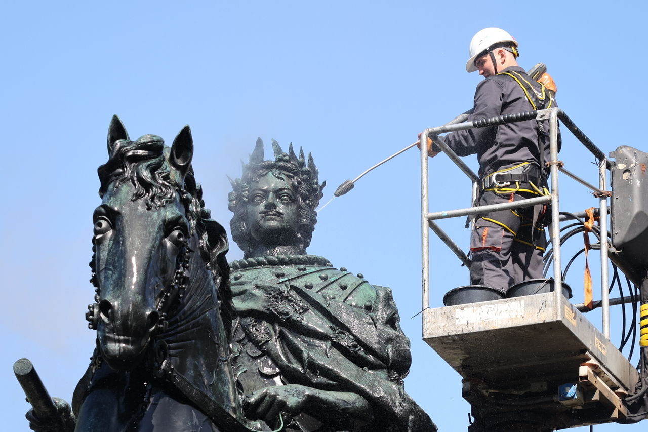 памятник петру 1 в санкт петербурге у михайловского замка