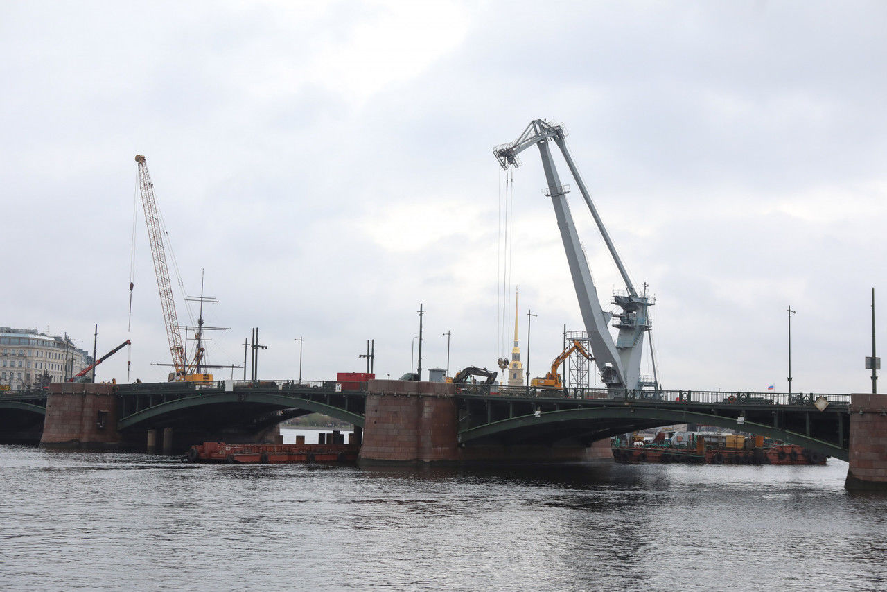 биржевой мост в санкт петербурге