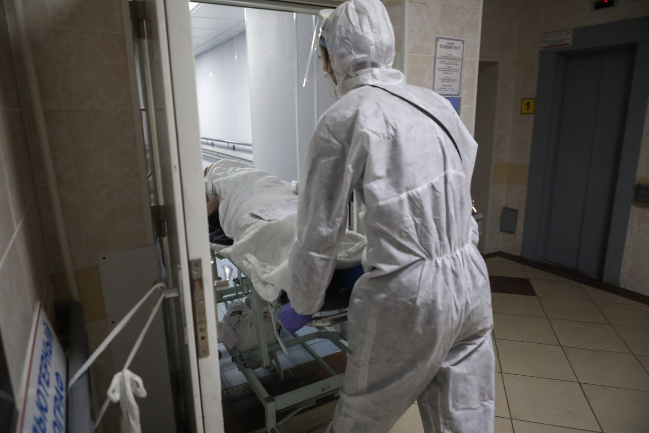 Заведующий инфекционным отделением Боткинской больницы Владимир Капацына ответил на самые популярные вопросы о коронавирусе