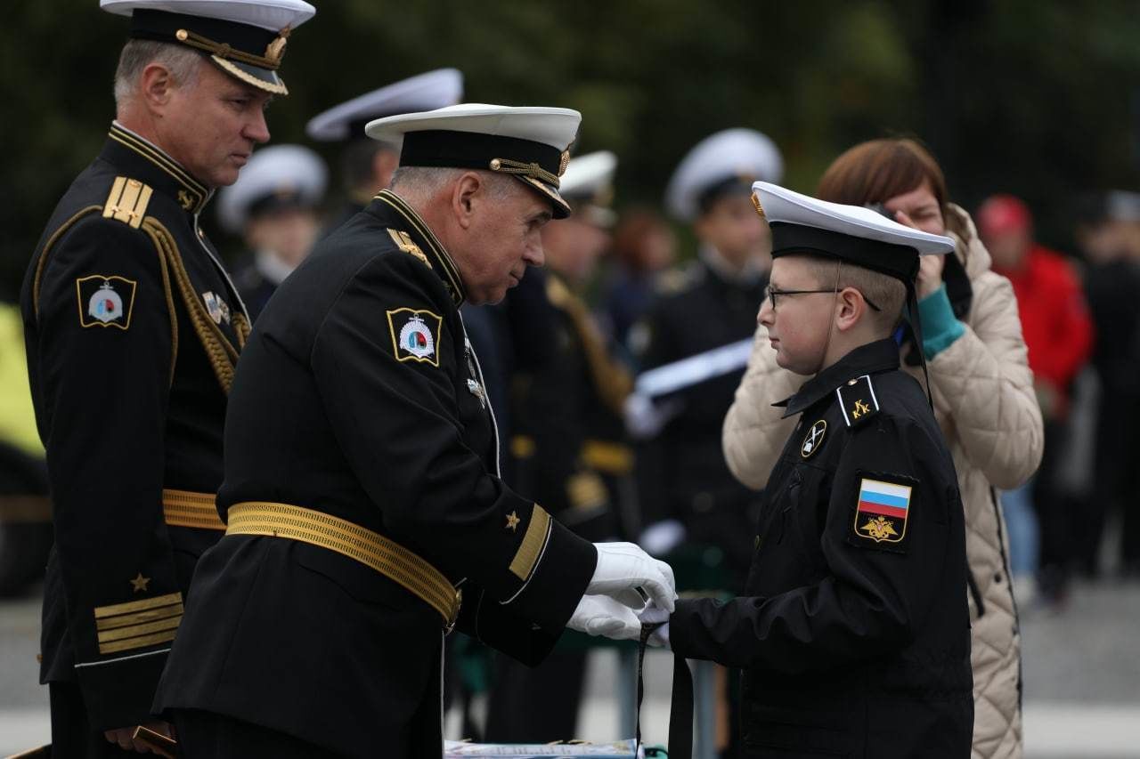 Кронштадт 10 мая. Начальник Кронштадтского морского кадетского военного. Церемония посвящение в кадеты в Кронштадте. Морпехи Кронштадт.