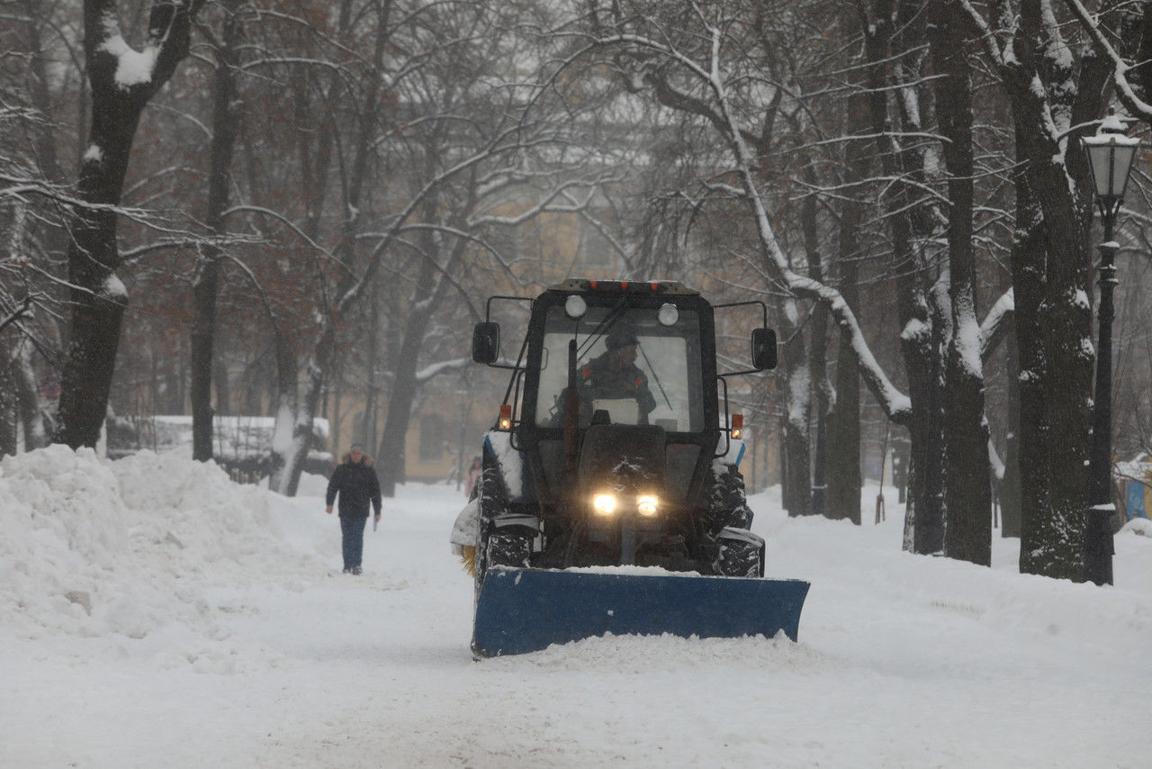 Петербург начинает переход на новую систему уборки снега 