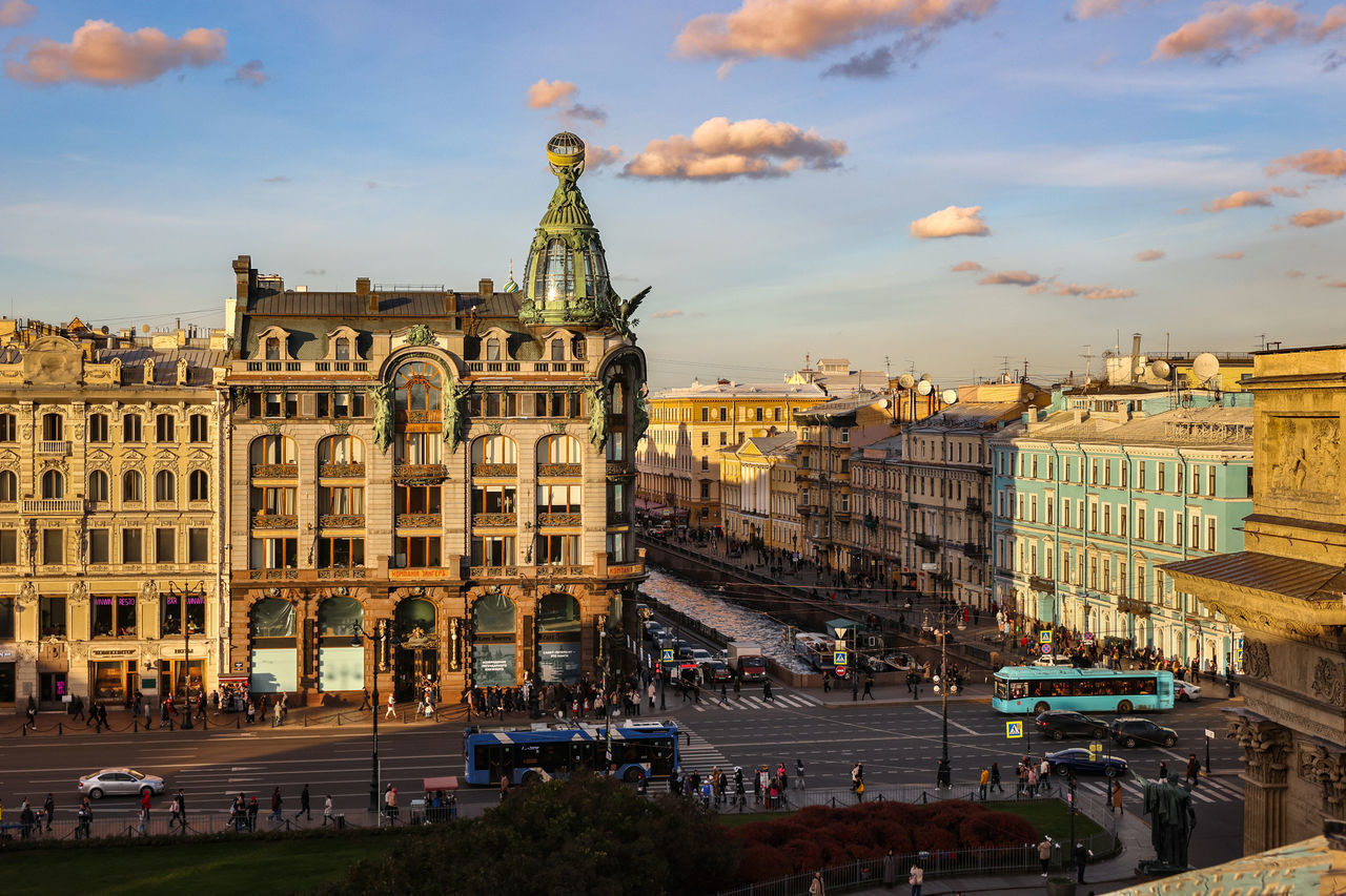 В Петербурге открылся обновленный Дом книги