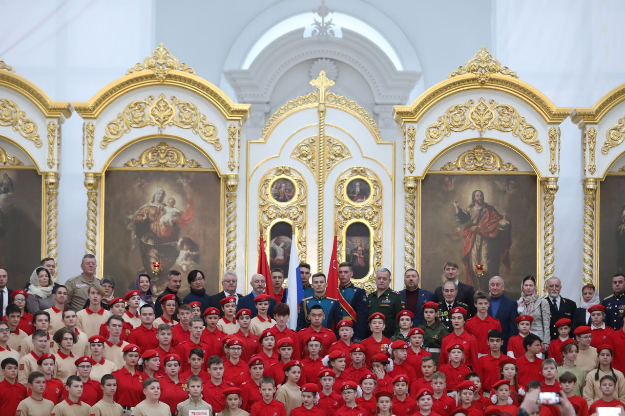 Петербург 19 ноября. Награждение в Смольном соборе Юнармии.