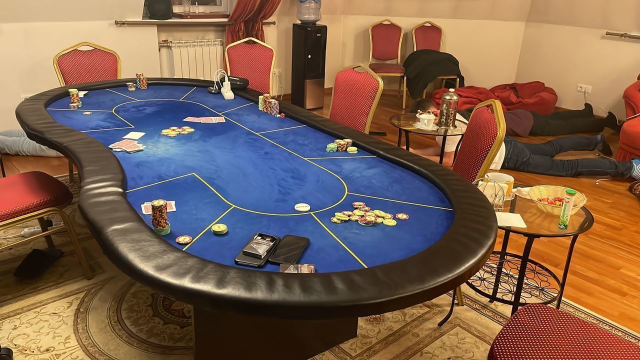 Покерный стол на 5 человек