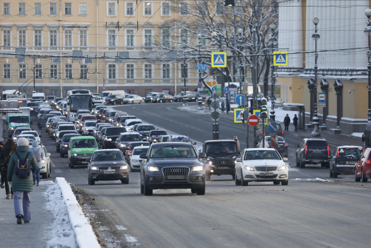 Петербург оказался среди лидеров по доступности автомобилей