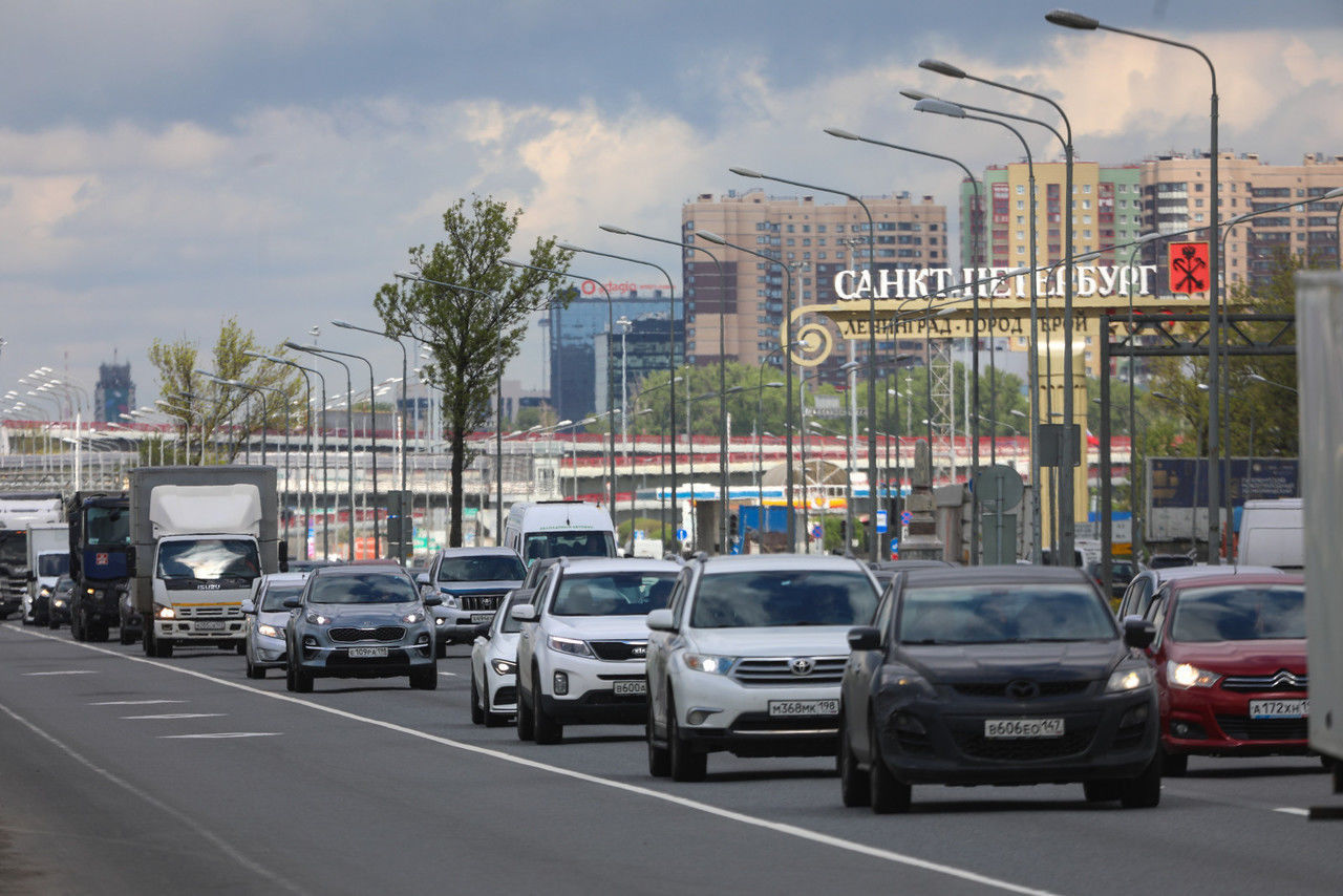 Тестирование поминутной оплаты парковки проведут в Петербурге