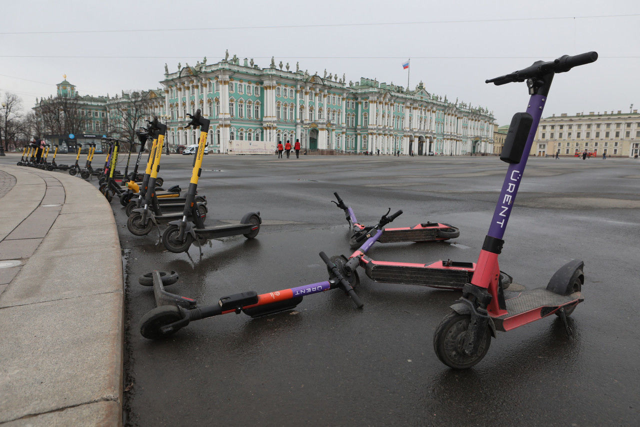 Усугубят ситуацию с аварийностью»: эксперт раскритиковал изменения в ПДД,  касающиеся самокатчиков