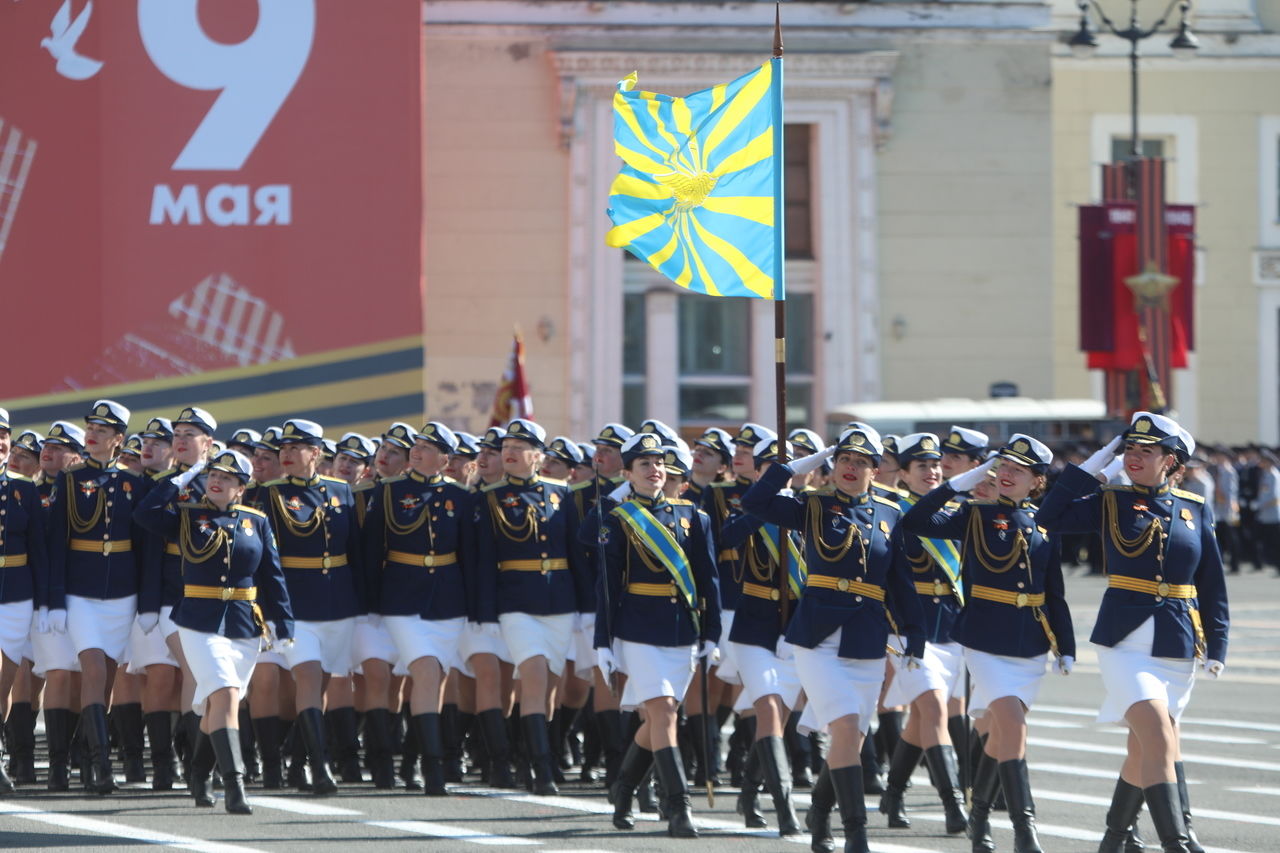 Парад Победы на Дворцовой площади. Петербург репетиция парада Победы. Питер. Парад. Кадеты. Картинка парад Победы на Дворцовой площади.