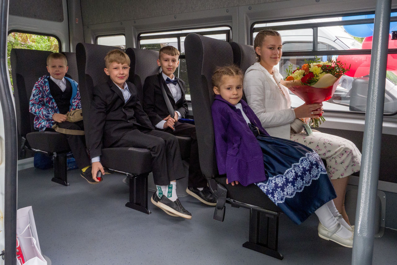 Петербургские многодетные семьи рассказали, куда поедут в новых микроавтобусах
