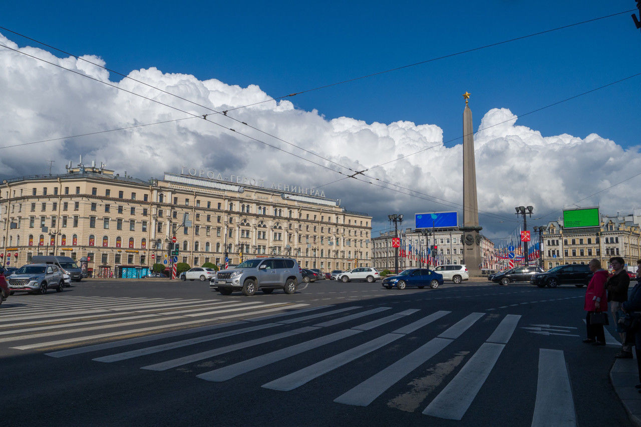 Реальное время спб сейчас