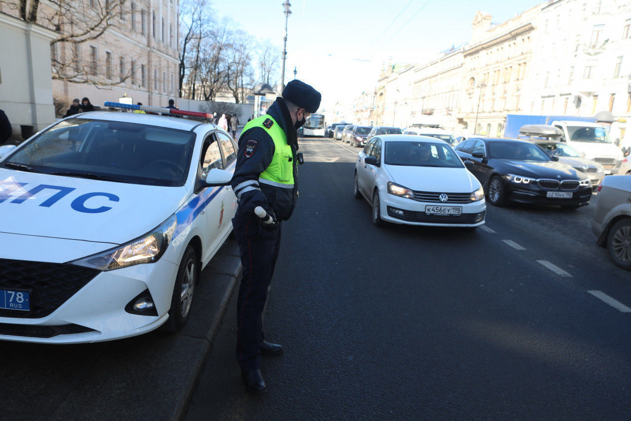 Безопасность детей – ответственность взрослых»: петербургским водителям  напомнили о соблюдении правил перевозки маленьких пассажиров