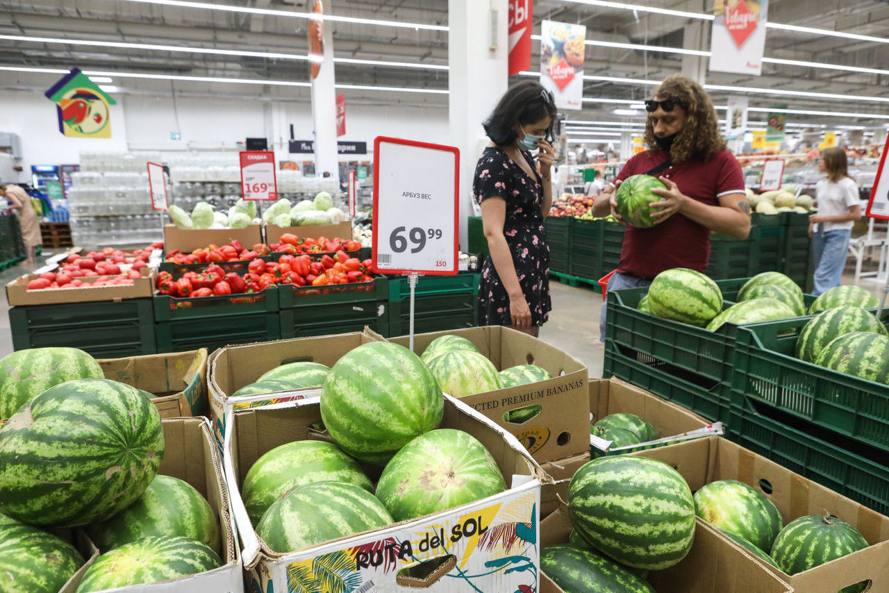 Петербуржцам перечислили все точки продаж арбузов и дынь