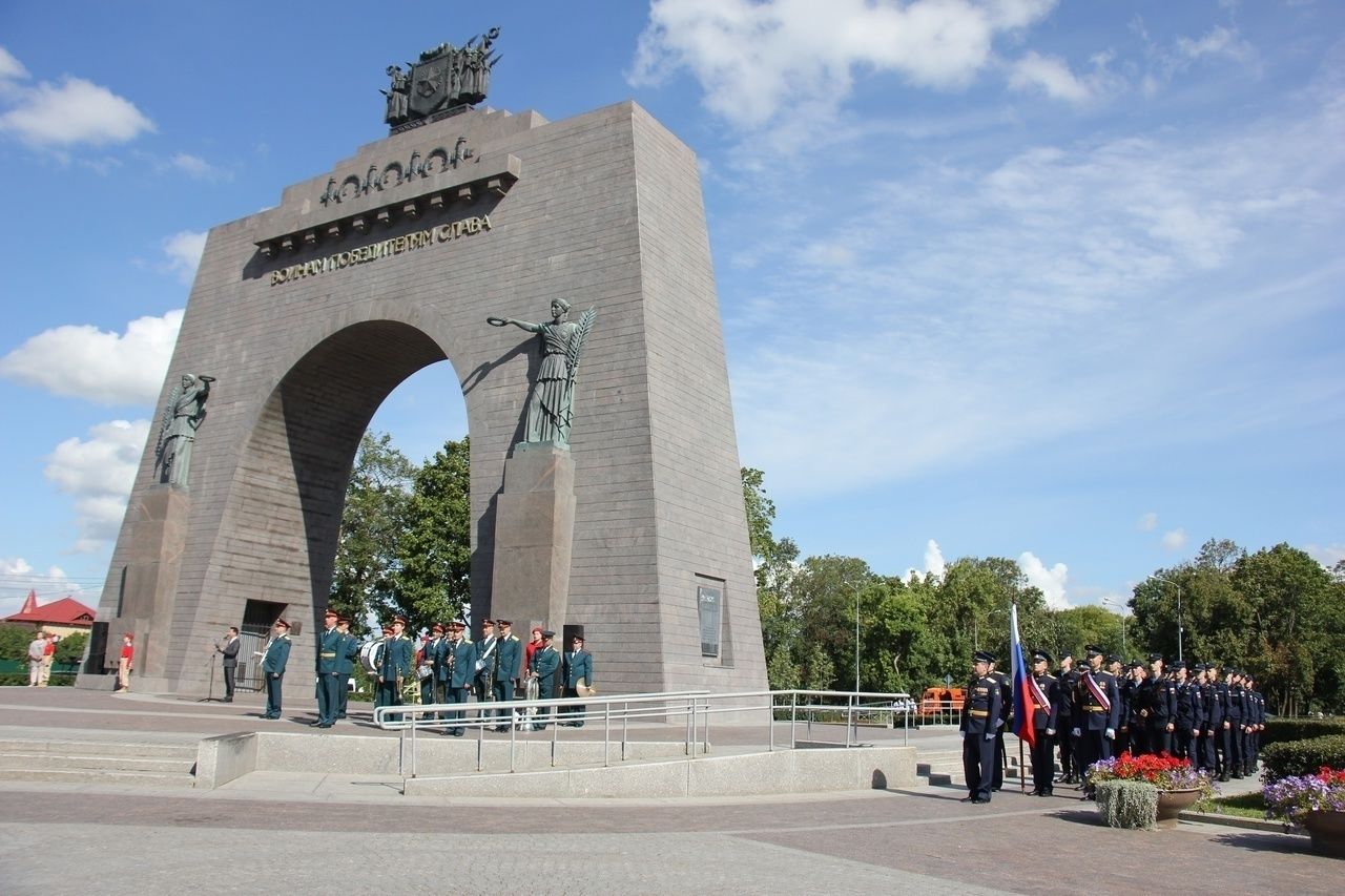 Арка победы в москве. Арка Победы в Красном селе. Триумфальная арка Победы в Красном селе. Арка Победы Кишинёв. Ленинград арка Победы.