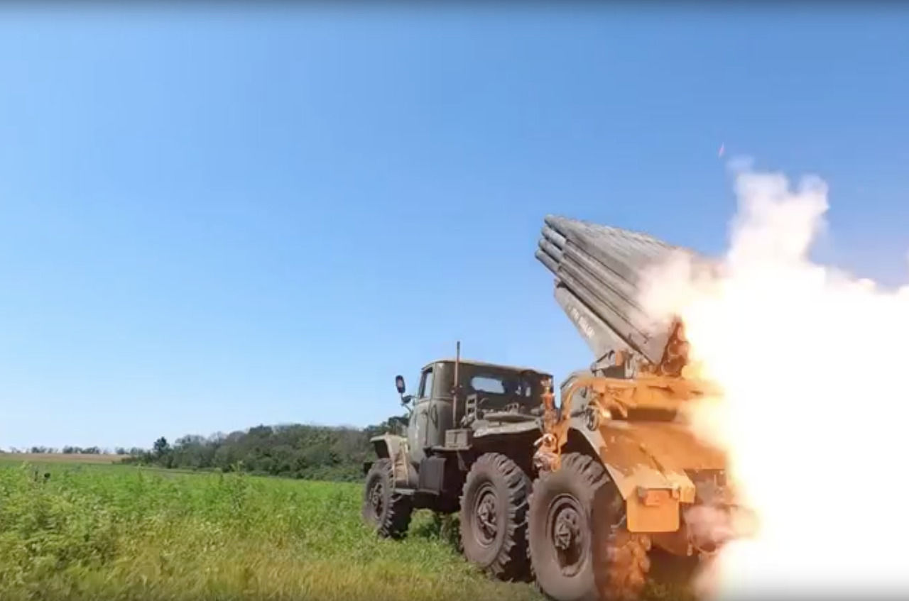 Видео: артиллеристы из Западного военного округа выполняют огневые задачи  по поражению батарей ВСУ