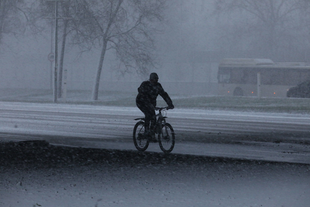 Петербуржцам рассказали, когда в городе начнется гололед на дорогах