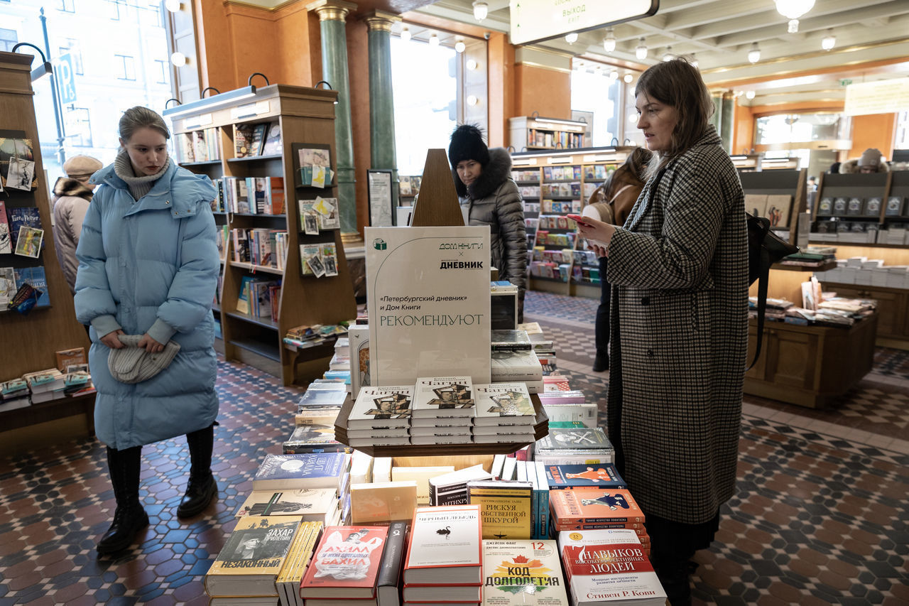 Аналитики выяснили, какие книги предпочитают читать россияне