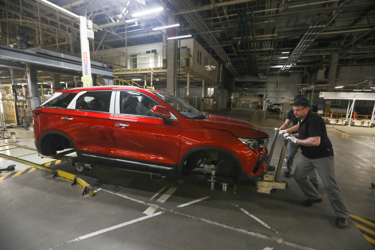 АвтоВАЗ может начать выпуск автомобилей Chery на заводе в Петербурге