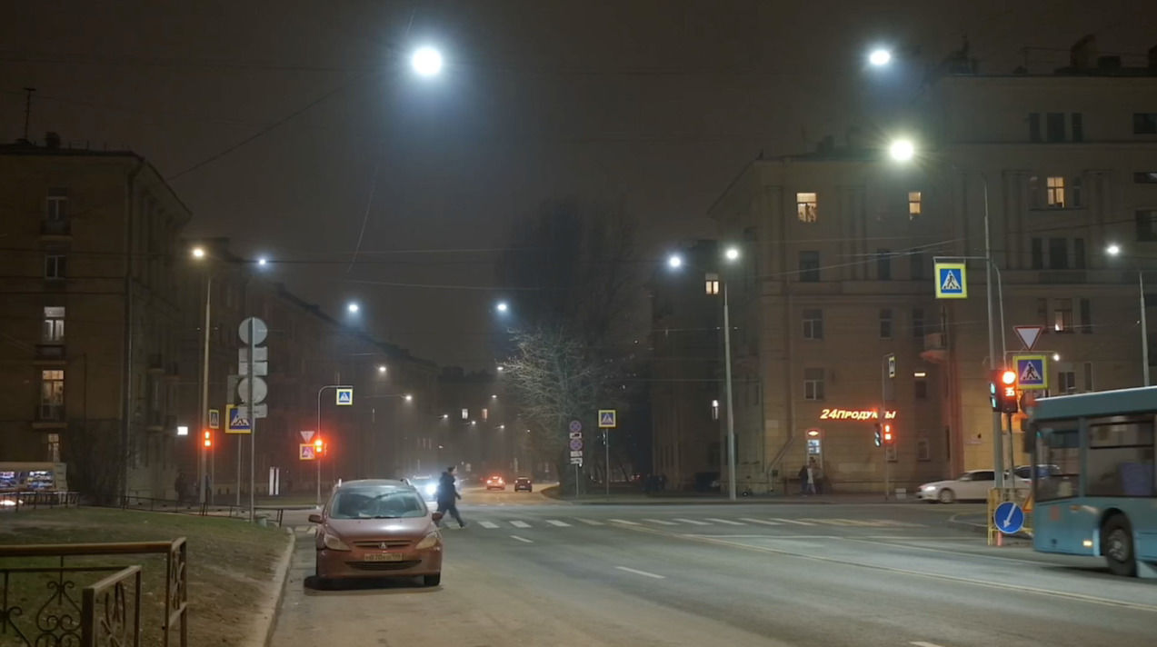 Видео: на улице Зайцева установили 119 светодиодных фонарей