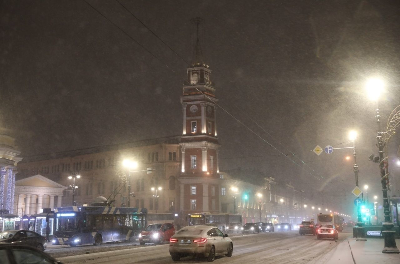 Главное за день в Петербурге 27 ноября: прогноз на метель, «желтый» уровень  погодной опасности и пробки 10 баллов | 27.11.2023 | Санкт-Петербург -  БезФормата