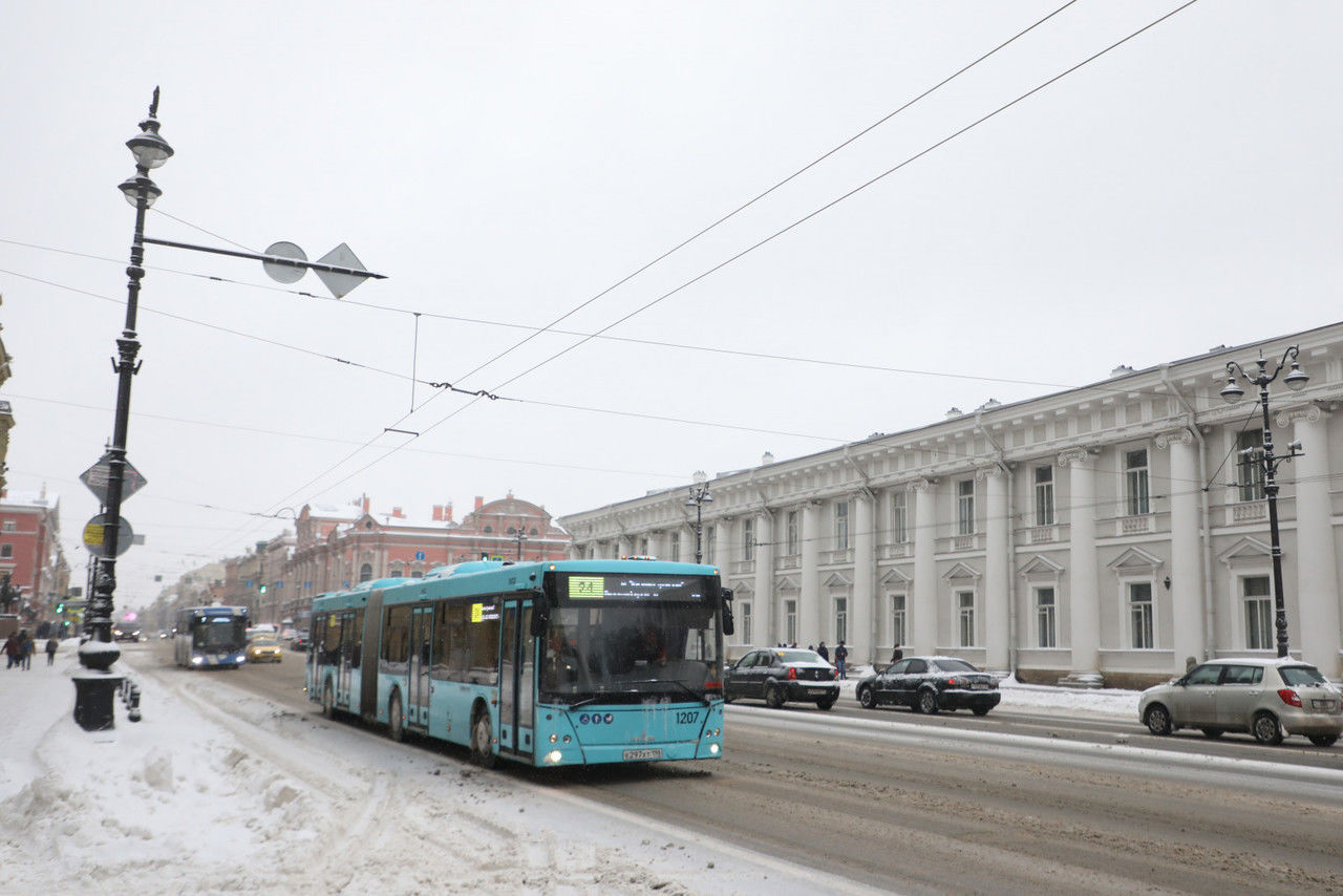 Два автобуса меняют маршрут в Кронштадте из-за аварийных работ