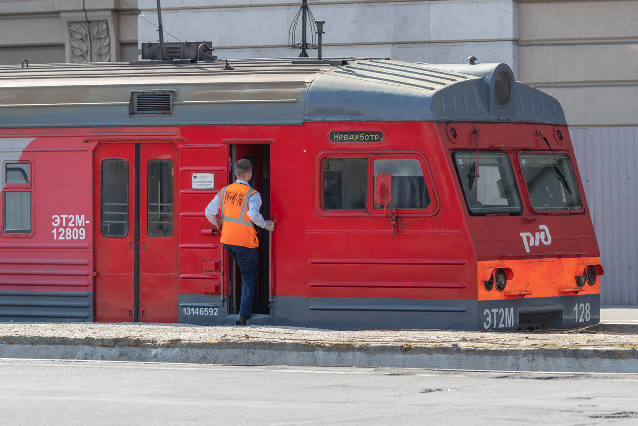 Железные дороги разгрузят наземный транспорт Петербурга