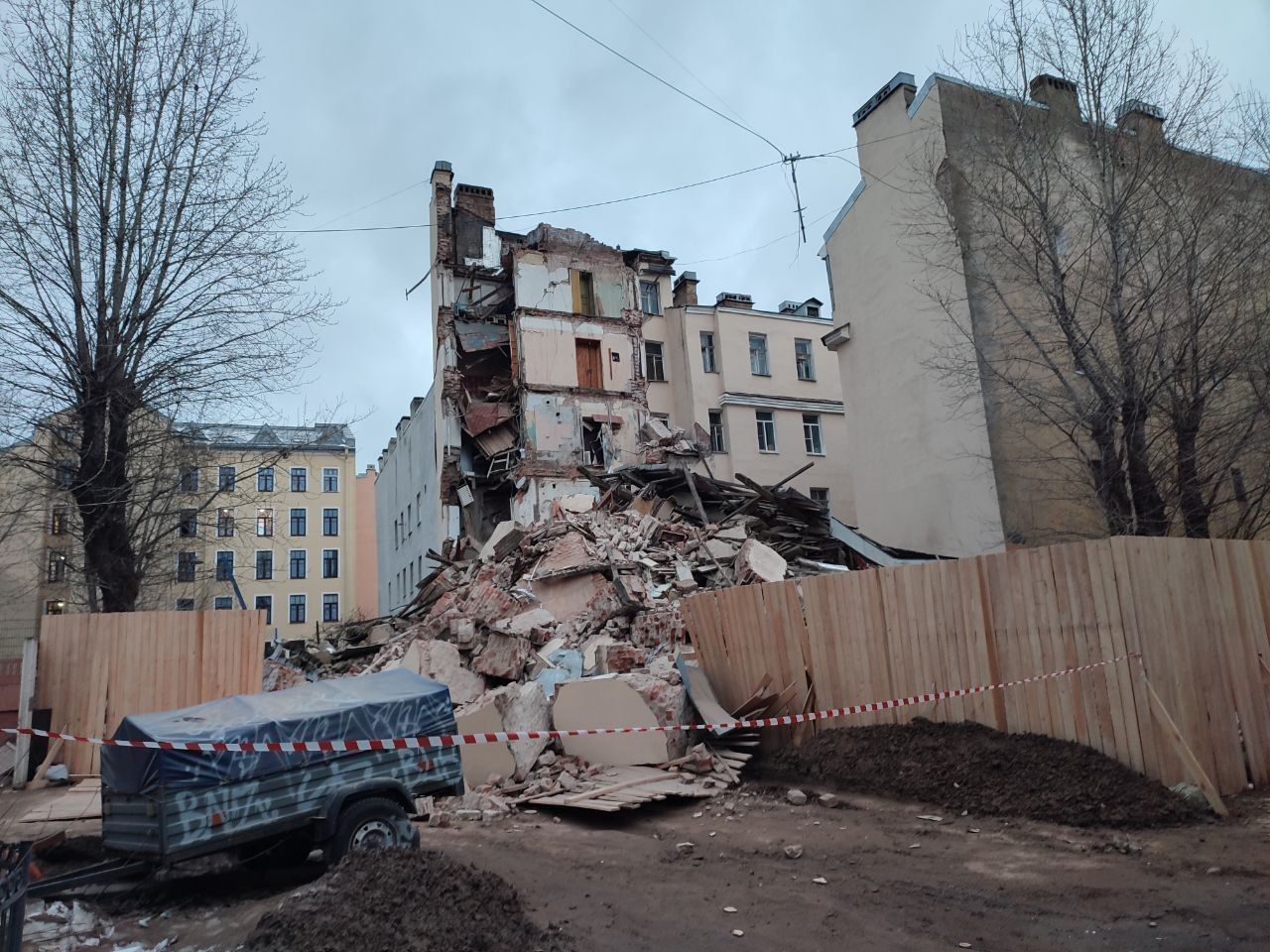 По факту обрушения дома на Гороховой улице начата доследственная проверка |  20.12.2023 | Санкт-Петербург - БезФормата