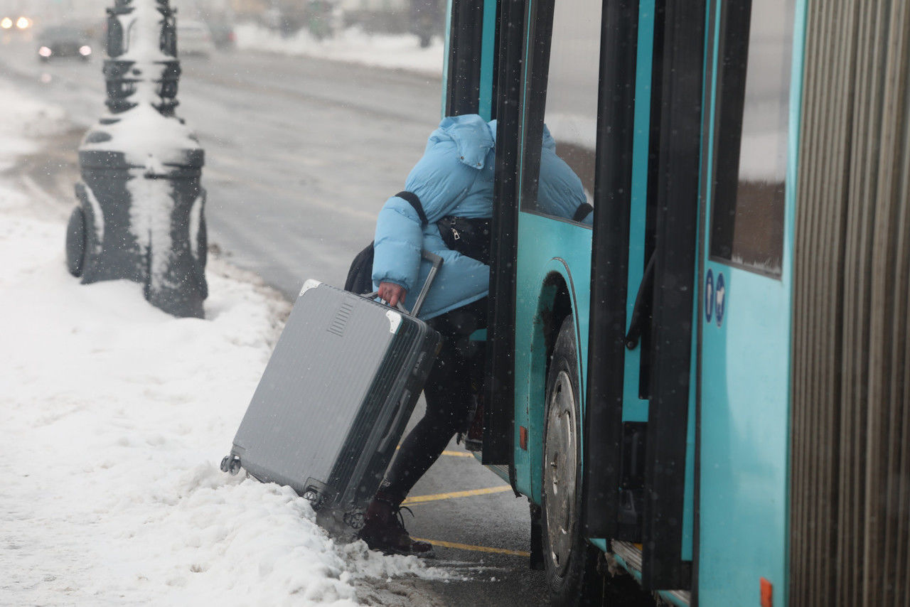 Автобусы на Московском шоссе из-за затора отстали от графика на 40 минут